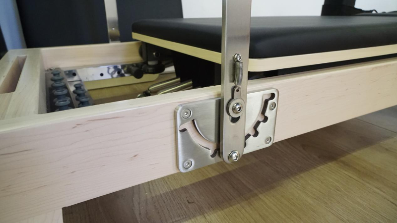 Máquina plegable del entrenamiento del cuerpo completo de los pies de acero resistentes del reformador de Pilates MJD-W38A